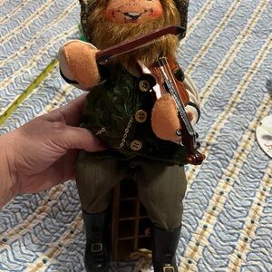 Anna Lee Saint Patrick’s collection.